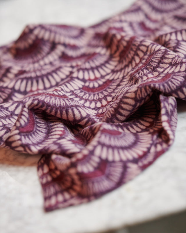 Lemej - voedings shawl "Violet Ice"